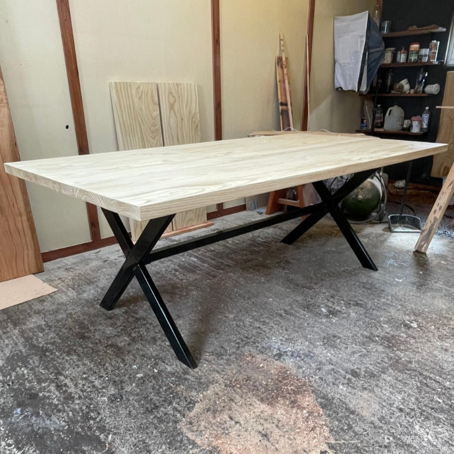 Base X Armable de Fierro Negro