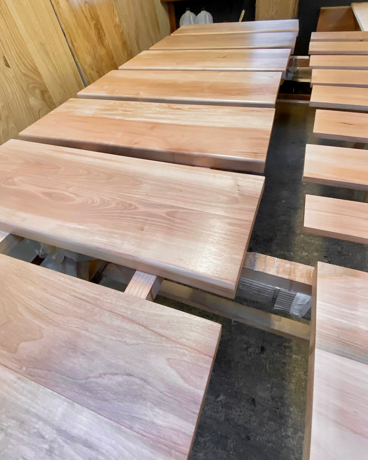 Peldaños de madera nativa a medida, listos para despacho