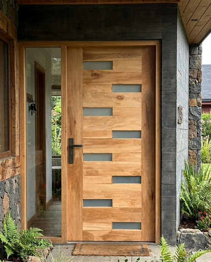 Puerta Madera Maciza con Vidrio — Modelo Pucón